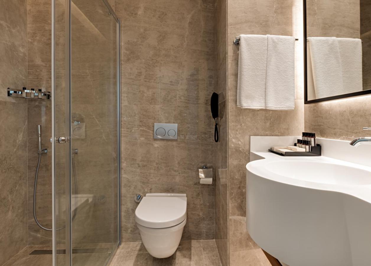 Gleam Collection Hotel イスタンブール エクステリア 写真 A bathroom in a hotel