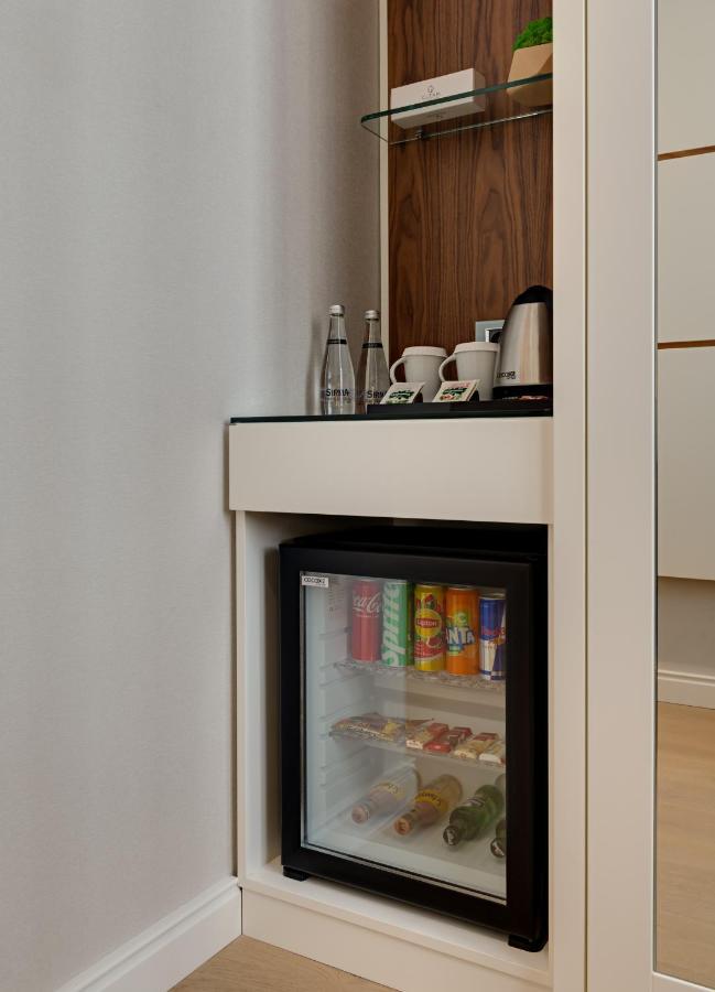 Gleam Collection Hotel イスタンブール エクステリア 写真 A mini-bar in a hotel room